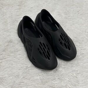 🎾 Mens Foam Slip On Water Shoes